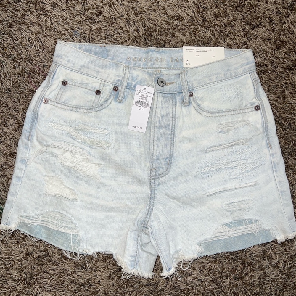 American Eagle 90s boyfriend shorts
